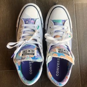 Black and White Converse Women’s 8